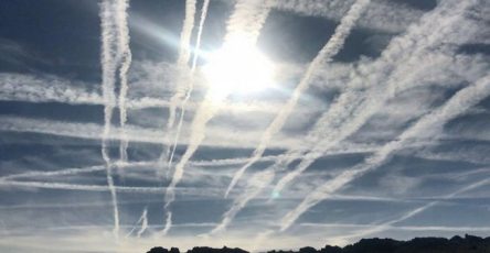 Le gouvernement americain admet que les chemtrails existent 650 feat 1764686602